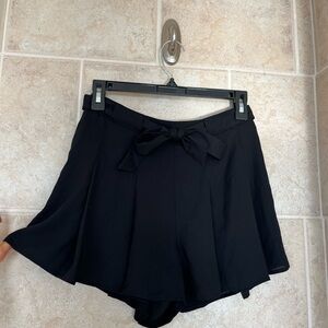 Aritzia Sunday Best Black Women's Skort size 2